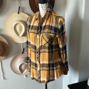 Beach. Lunch. Lounge. Flannel